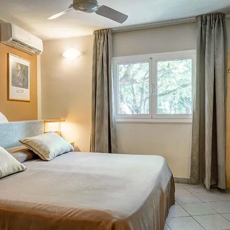 Tatil Evi And Apts. In 23708