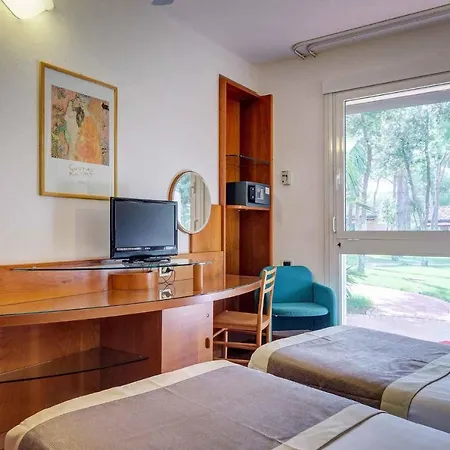And Apts. In 23708 *