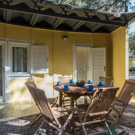 And Apts. In 23708 Tatil Evi