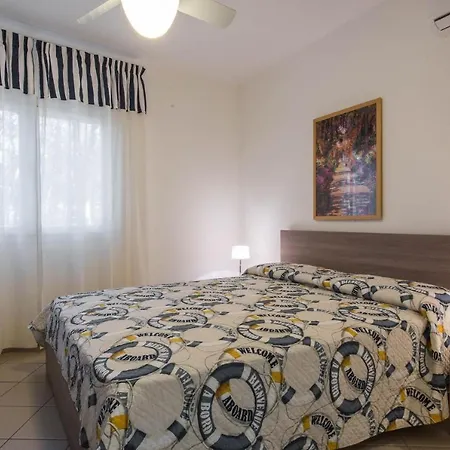 Dom wakacyjny And Apts. In 23708 San Vincenzo